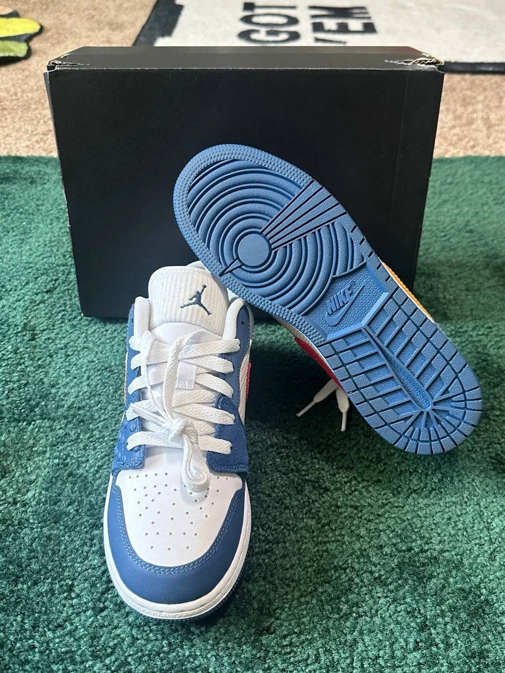 Jordan 1 Low SE Messy Room